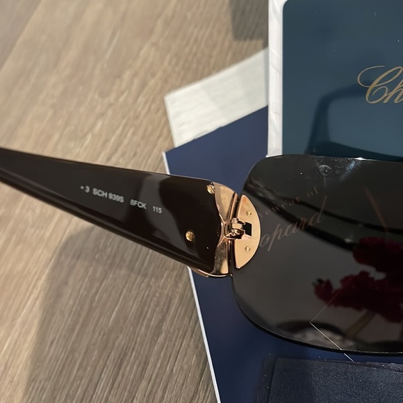 Chopard  Elegant sunglasses. Used in very Good condition. - Picture 7 of 8
